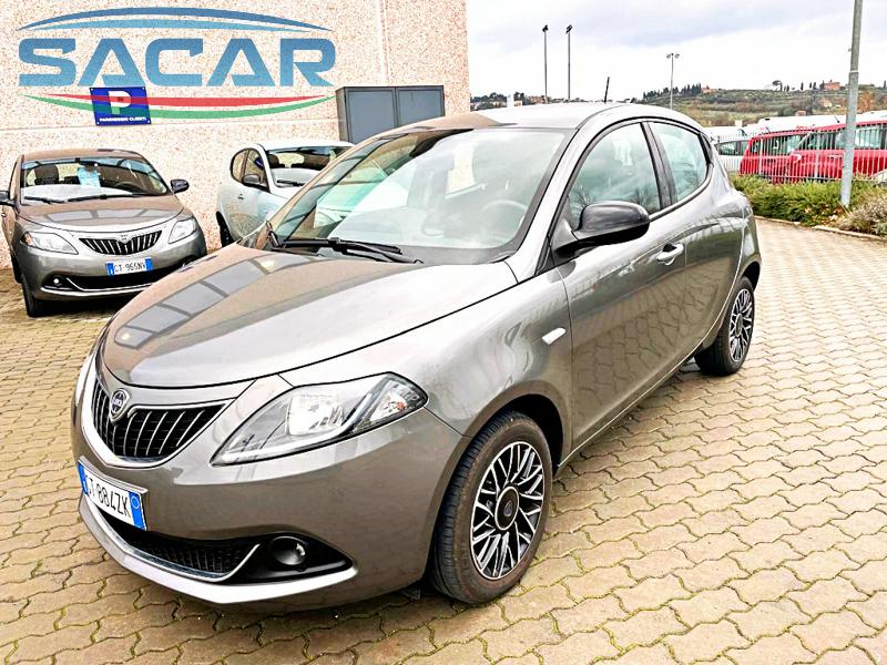 LANCIA YPSILON 1.0 70CV HYBRID PLATINO