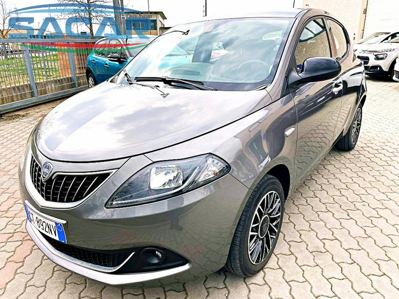 LANCIA YPSILON 1.0 70CV HYBRID PLATINO