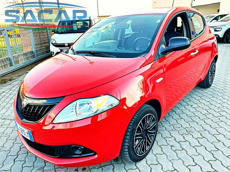 LANCIA YPSILON 1.0 70CV HYBRID ORO